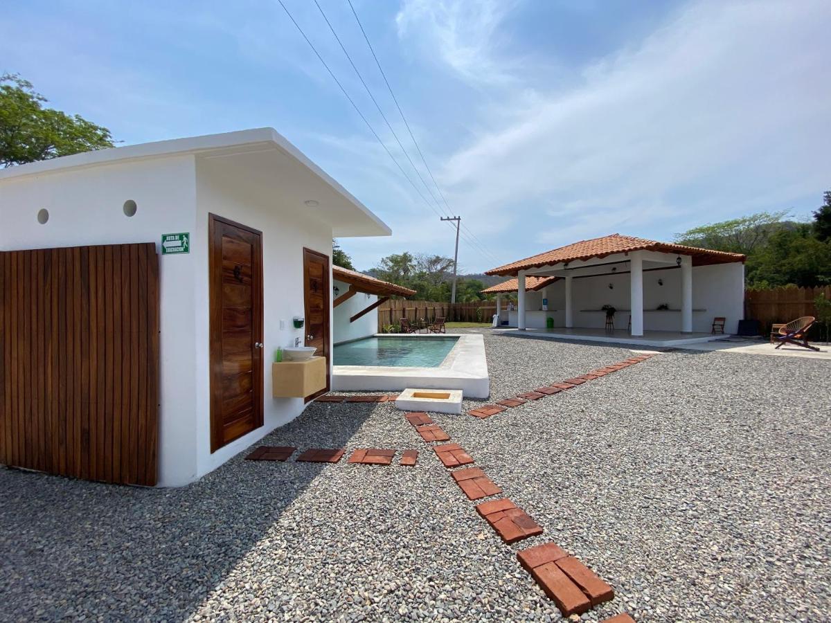 Hotel Casa Victoria Zihuatanejo Exterior photo